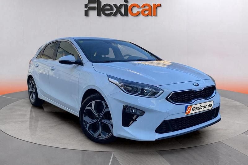 Usado Kia Ceed 140 CV (102 kW) 2018 Blanco Utilitario