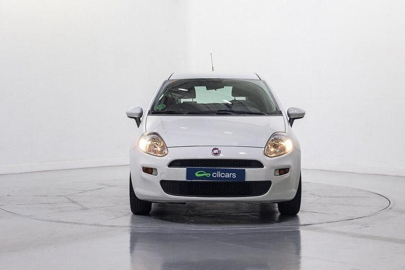 Usado Fiat Punto Pop 69 CV (50 kW) 2015 Blanco Utilitario