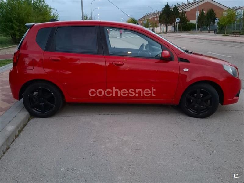 Usado Chevrolet Aveo LS 84 CV (61 kW) 2011 Rojo Berlina