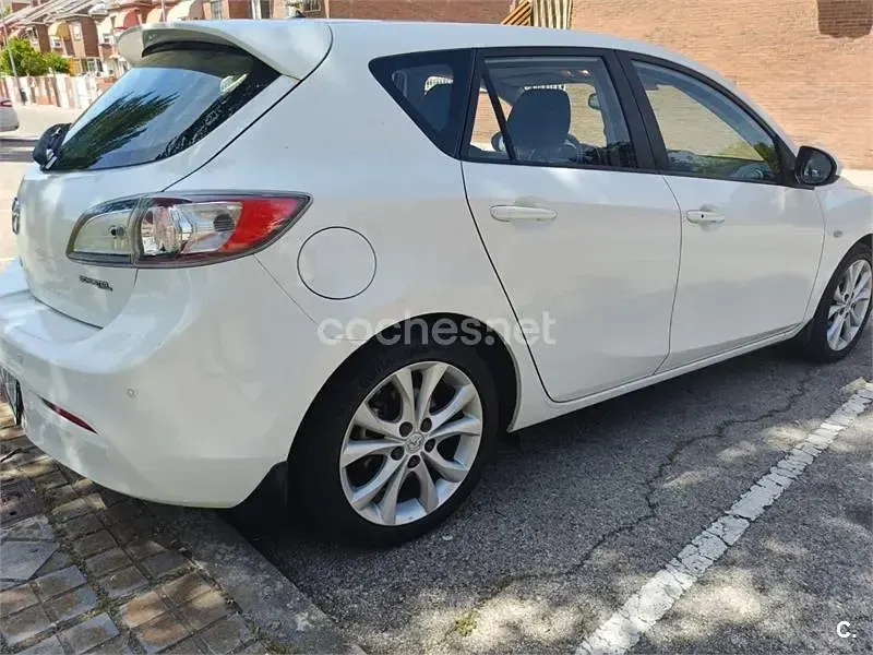 Usado Mazda 3 Sportive 185 CV (136 kW) 2011 Blanco Berlina