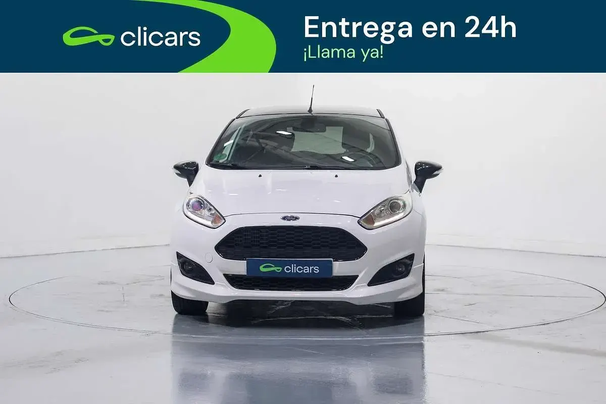 Usado Ford Fiesta 101 CV (74 kW) 2017 Blanco Utilitario