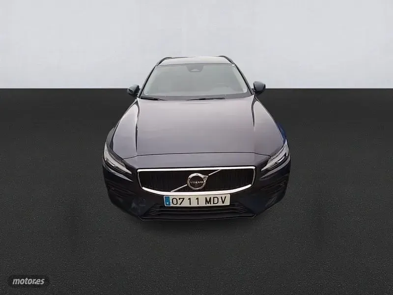 Usado Volvo V60 Core 197 CV (144 kW) 2023 Azul Familiar