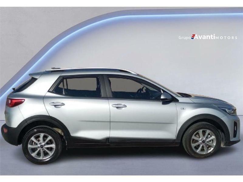 Usado Kia Stonic 84 CV (61 kW) 2019 Plata SUV