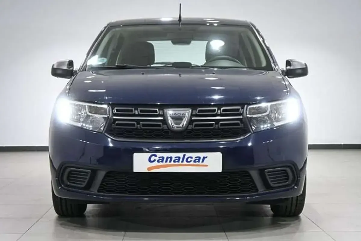 Usado Dacia Sandero Essentiel 75 CV (55 kW) 2019 Azul Utilitario