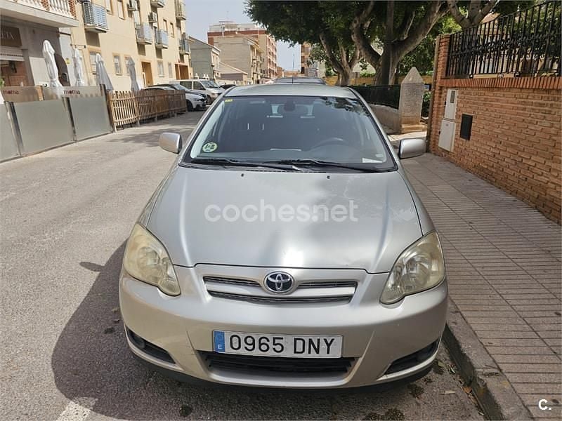 Usado Toyota Corolla Sol 116 CV (85 kW) 2005 Gris / plata Berlina