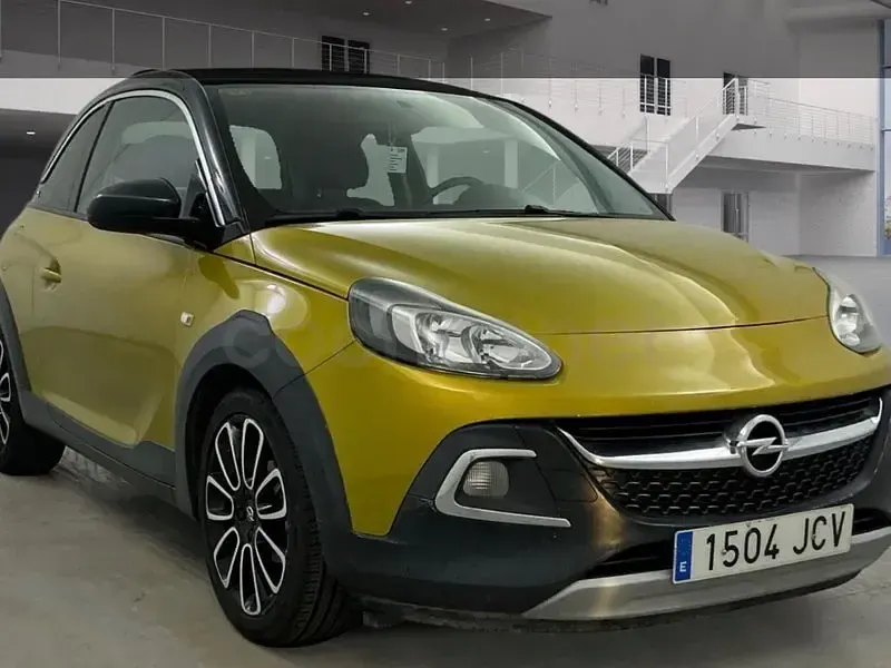 Usado Opel Adam Rocks 87 CV (63 kW) 2015 Amarillo Utilitario