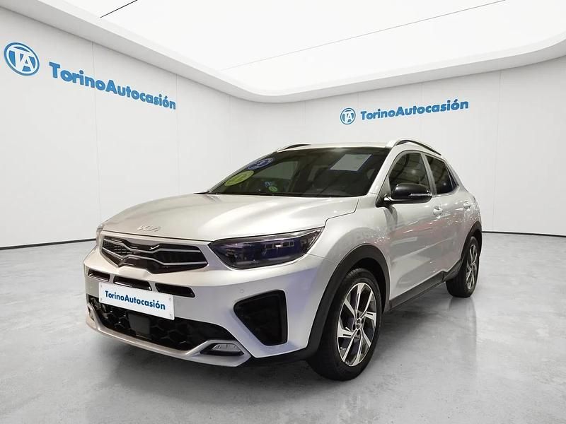 Usado Kia Stonic 84 CV (61 kW) 2023 Gris SUV