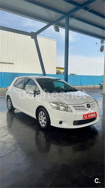 Blanco Usado 2012 Toyota Auris Active Berlina | 5000 € (Buen precio) - Imagen 1/4
