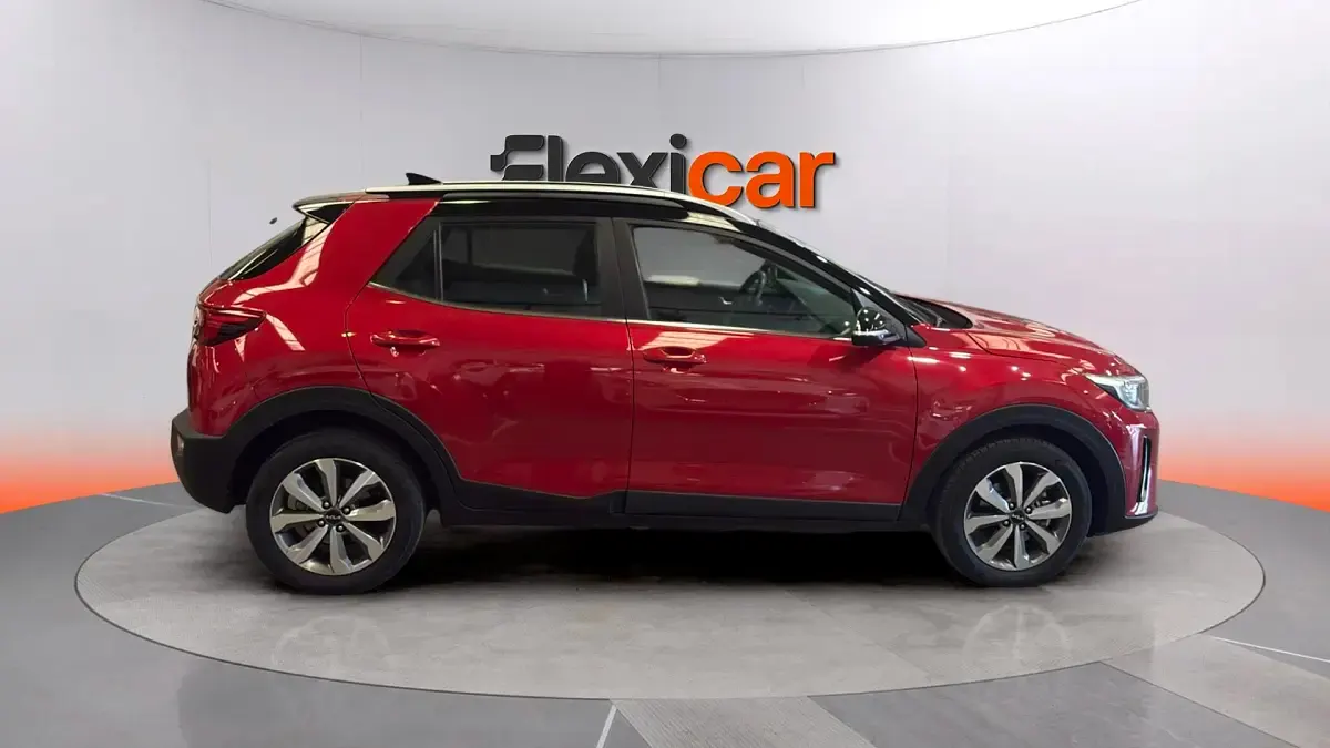 Usado Kia Stonic 101 HP (74 kW) 2022 Vermelho SUV