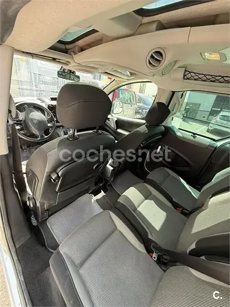 Usado Peugeot Partner Tepee Premium 90 CV (66 kW) 2010 Gris / plata Monovolumen