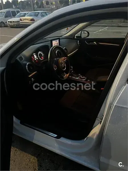 Usado Audi A3 Ambition 105 CV (77 kW) 2014 Blanco Berlina