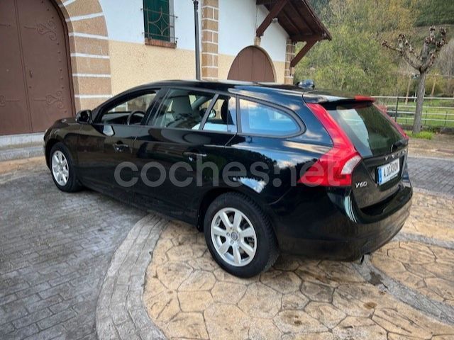 Usado Volvo V60 Kinetic 115 CV (84 kW) 2014 Negro Familiar