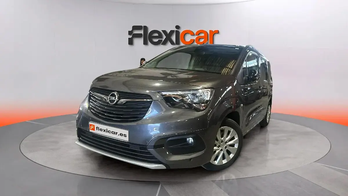 Usado Opel Combo Elegance 130 CV (95 kW) 2021 Gris Monovolumen