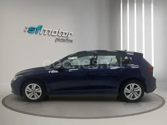 Usado VW Golf VIII 116 CV (85 kW) 2021 Azul Berlina