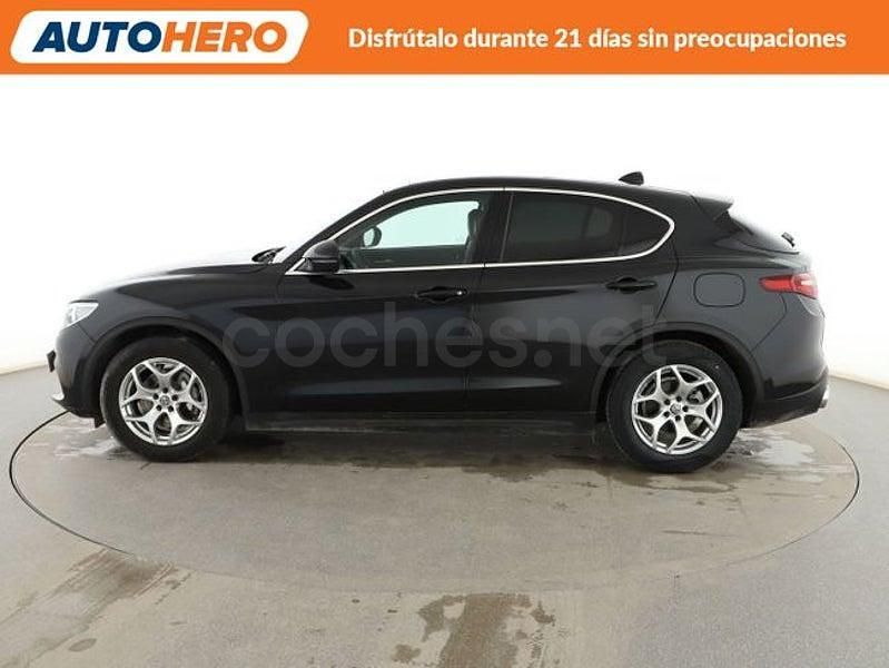 Usado Alfa Romeo Stelvio Super 190 CV (139 kW) 2020 Negro SUV