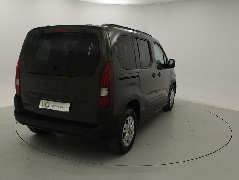 Usado Peugeot Rifter Allure 100 CV (73 kW) 2024 Verde Monovolumen