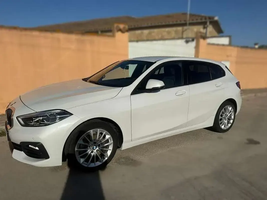Usado BMW 118 Performance 150 CV (110 kW) 2020 Blanco Utilitario