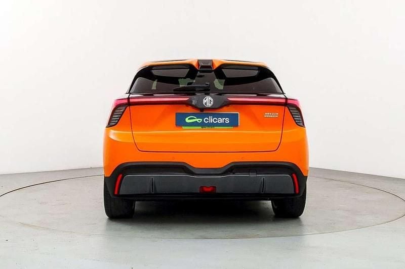 Usado MG MG4 EV Luxury 150 kW (204 CV) 2024 Naranja Utilitario