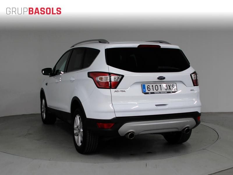 Usado Ford Kuga Trend 150 CV (110 kW) 2017 Blanco SUV