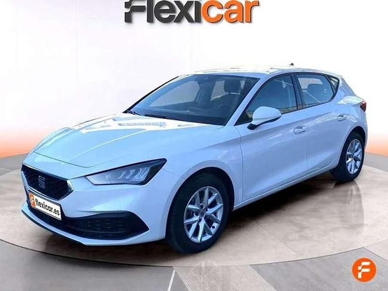 Usado Seat Leon Style 110 CV (80 kW) 2024 Blanco Utilitario