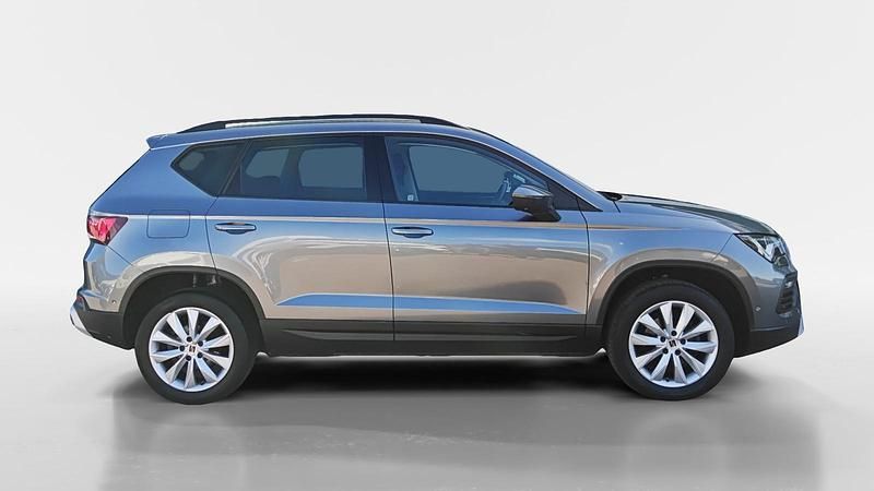 Usado Seat Ateca Style 150 CV (110 kW) 2023 Gris / plata SUV