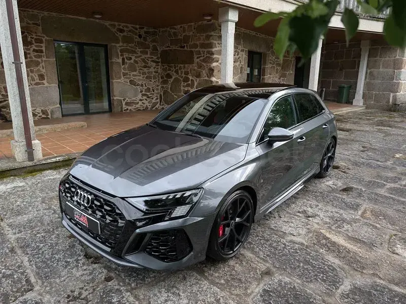 Usado Audi RS3 Ambiente 400 CV (294 kW) 2023 Gris / plata Berlina