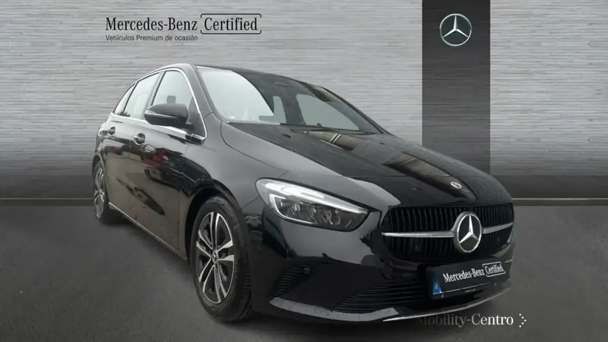 Usado Mercedes B200 150 CV (110 kW) 2024 Negro cosmos Utilitario