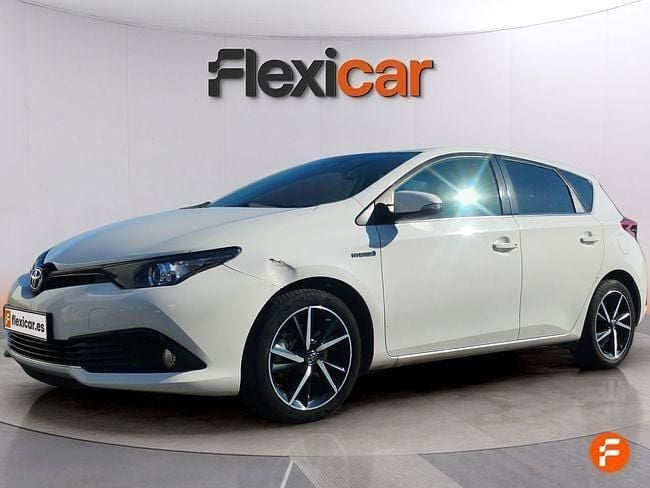 Usado Toyota Auris Hybrid Active 99 CV (72 kW) 2018 Blanco Utilitario