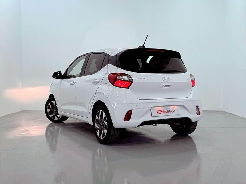 Usado Hyundai i10 63 CV (46 kW) 2025 Blanco Utilitario