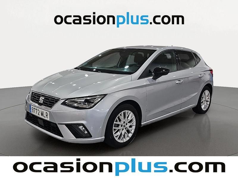 Gris plata Usado 2023 Seat Ibiza FR Utilitario | 15.319 € (Precio justo) - Imagen 1/4