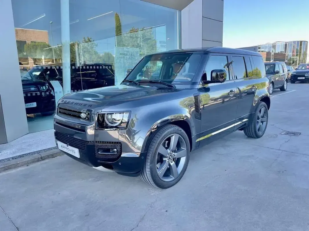 Usado Land Rover Defender 525 CV (386 kW) 2022 Gris SUV
