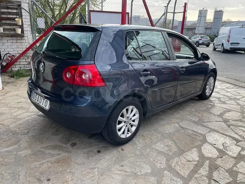 Usado VW Golf V Sportline 115 CV (84 kW) 2007 Gris / plata Berlina