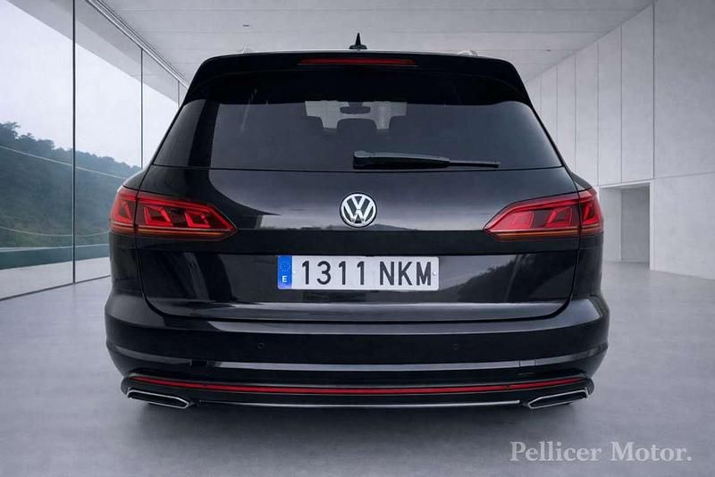 Usado VW Touareg R-line 421 CV (309 kW) 2019 Negro SUV