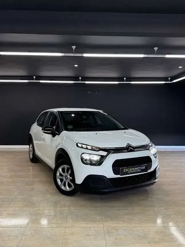 Usado Citroën C3 Feel 99 CV (72 kW) 2022 Blanco Utilitario