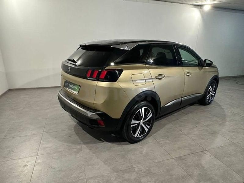 Usado Peugeot 3008 Allure 120 CV (88 kW) 2018 Marrón SUV