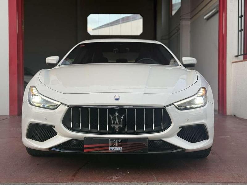 Usado Maserati GranSport 275 CV (202 kW) 2018 Blanco Coupe