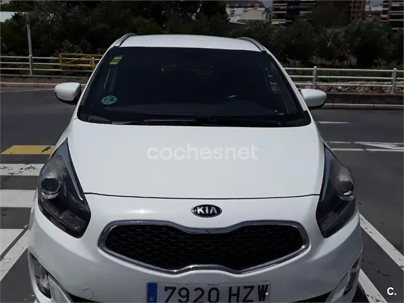 Usado Kia Carens 135 CV (99 kW) 2014 Blanco Monovolumen
