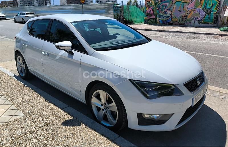 Käytetty Seat Leon FR 150 HP (110 kW) 2014 Valkoinen Sedan