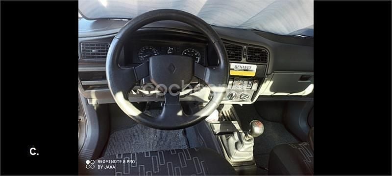 Usado Renault R9 80 CV (58 kW) 1995 Gris / plata Berlina