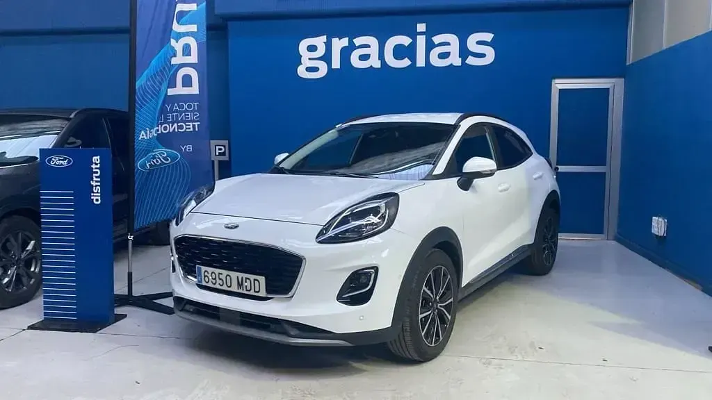 Usado Ford Puma ST-Line 125 CV (91 kW) 2024 Plata solar (metalizado) SUV