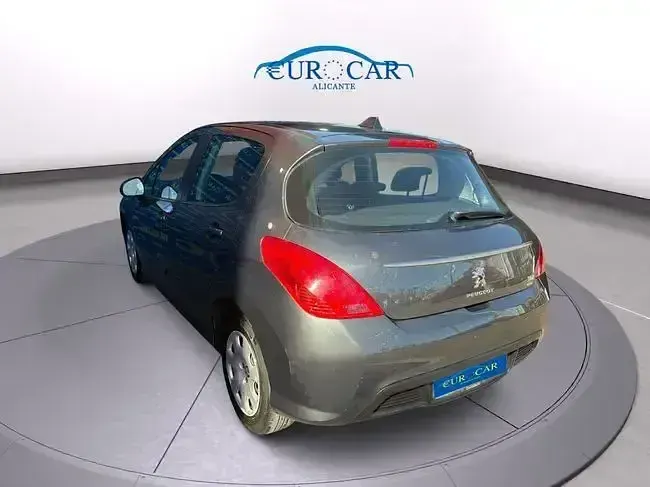 Usado Peugeot 308 Allure 112 CV (82 kW) 2012 Gris / plata Berlina