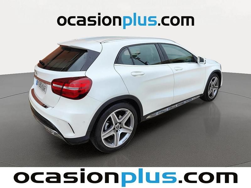 Usado Mercedes GLA180 AMG 122 CV (89 kW) 2018 Blanco SUV