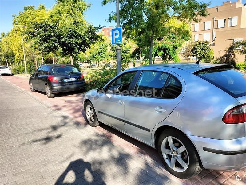 Gris / plata Usado 2005 Seat Leon Berlina | 2500 € (Buen precio) - Imagen 1/4