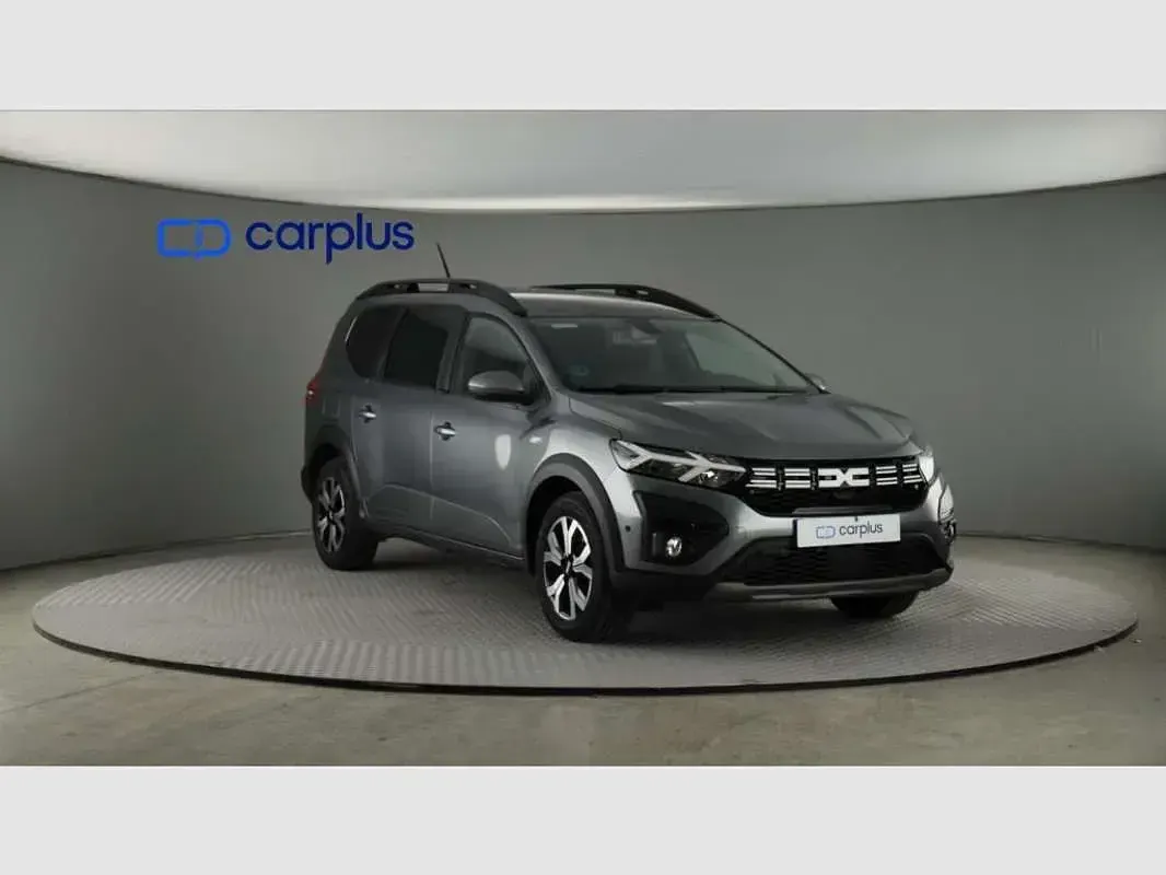 Usado Dacia Jogger Expression 110 CV (80 kW) 2024 Gris Monovolumen