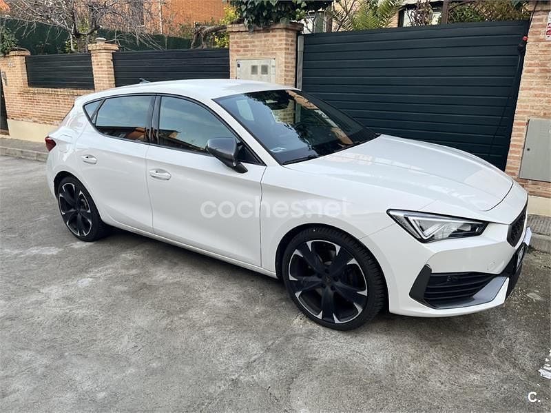 Usado Cupra Leon 245 CV (180 kW) 2023 Blanco Berlina