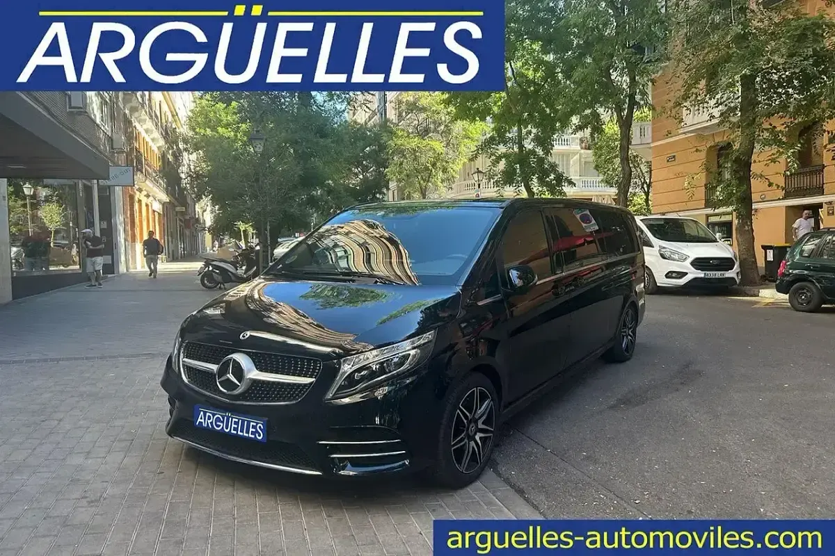 Usado Mercedes V300 AMG line 239 CV (175 kW) 2022 Negro Monovolumen