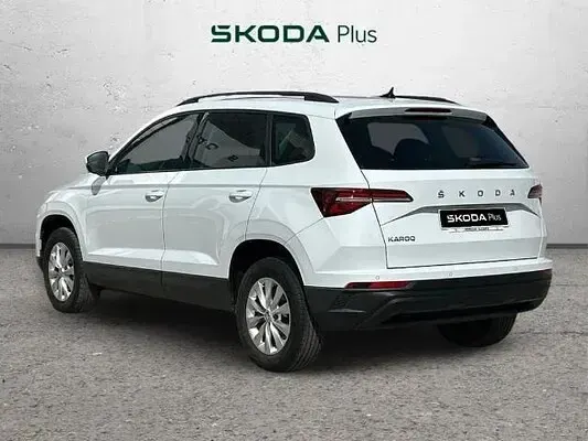 Usado Skoda Karoq Active 110 CV (80 kW) 2022 Blanco SUV