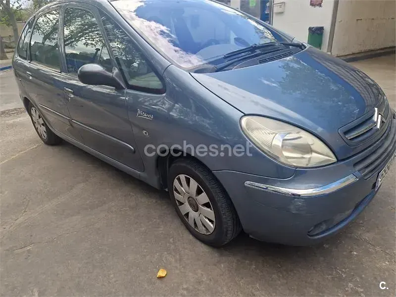 Usado Citroën Xsara Picasso Exclusive 92 CV (67 kW) 2006 Azul Monovolumen