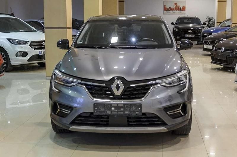 Käytetty Renault Arkana Techno 140 HP (102 kW) 2023 Harmaa Katumaasturi