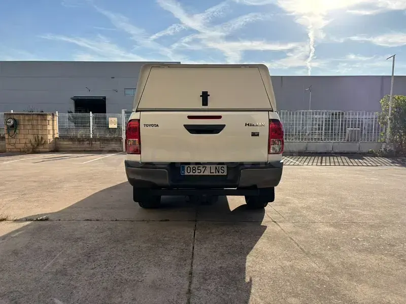 Usado Toyota HiLux 150 CV (110 kW) 2021 Blanco Pickup/Camioneta